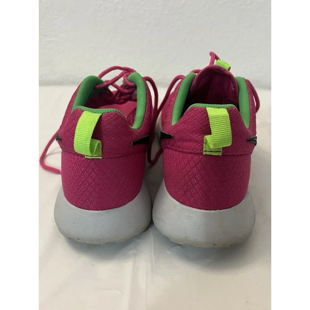 NIKE ROSHE RUN SHOES 599729-607 PINK BLACK GREEN Size 7Y GSG Womens 8.5 Low Top